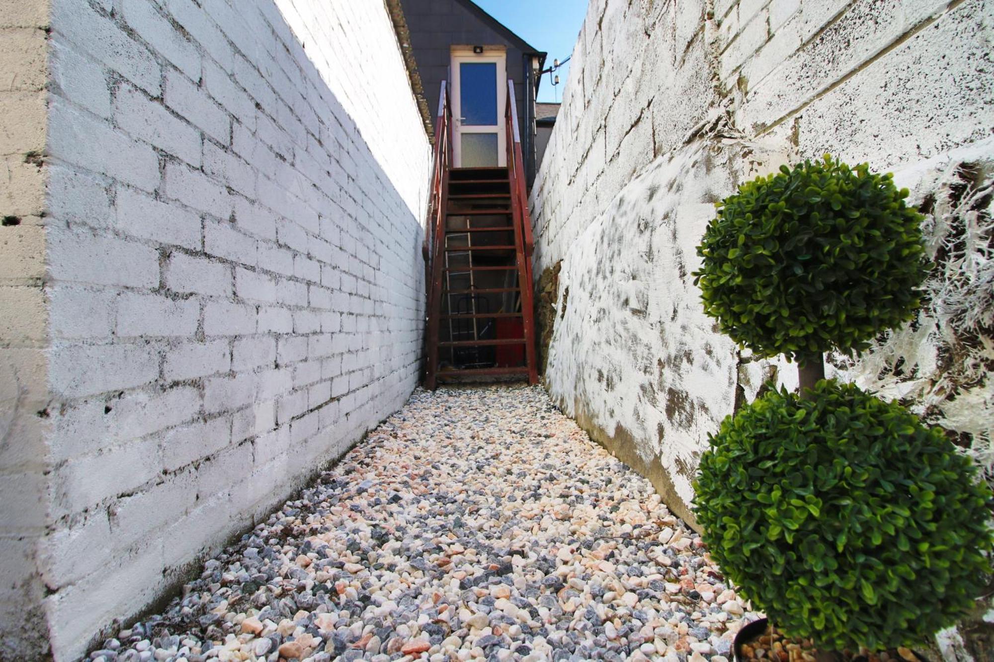 Modern Guesthouse, Fast Wi-Fi, Street Free Parking, Central, Fully Equipped Cardiff Exterior photo